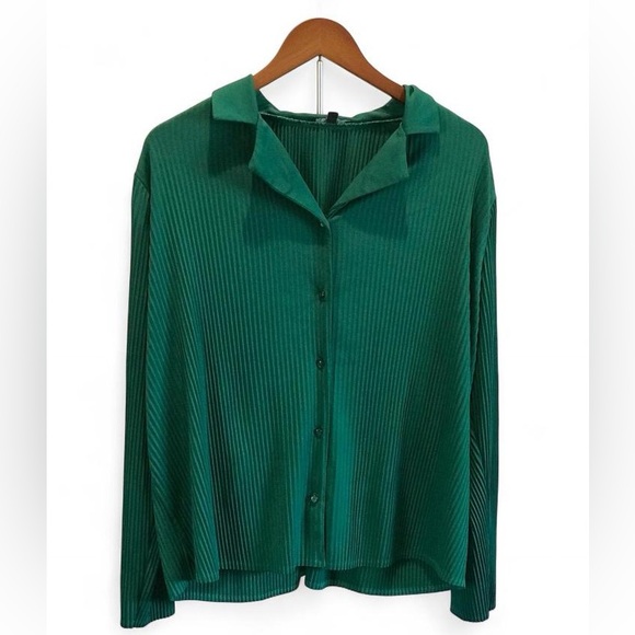 Adrianna Papell Emerald Green Button Down Shirt - Picture 1 of 3